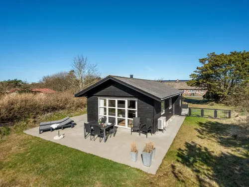 "Gillis" - 900m from the Sea