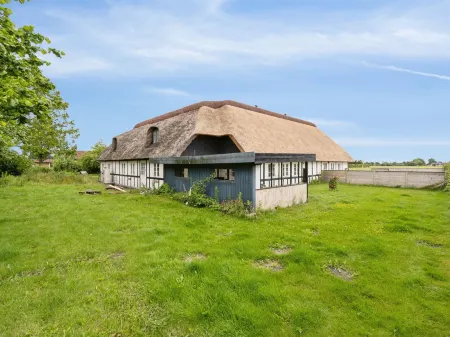 "Thessa" - 900m from the Sea