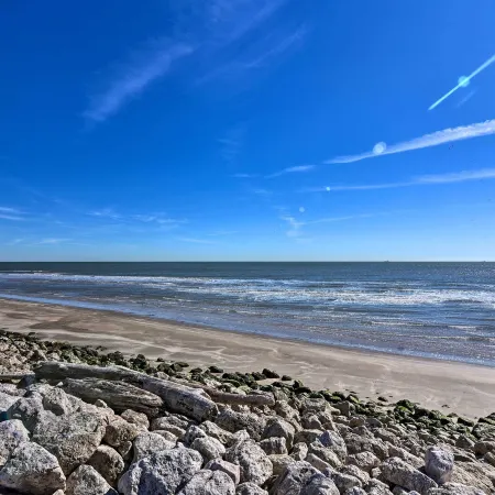 A-Frame Home w/ Deck - 2 Blocks to Surfside Beach!