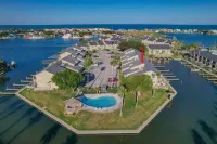 Seaside Cottage with water views! Hotels in Rockport
