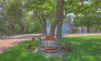 Cactus Flower Lodge-20 min to Downtown-Starlit Sky Views