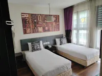 9 Square Hotel - Subang
