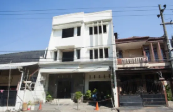 RedDoorz @ Raya Ngagel 2 Hotels in Surabaya