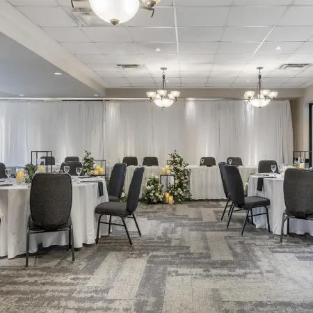 Best Western Plus Chocolate Lake Hotel