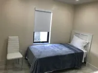 Walking distance to Hialeah hospital and súper markets Pretty much anything you