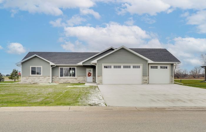 Family-Friendly Brookings Home 3 Mi to Downtown!