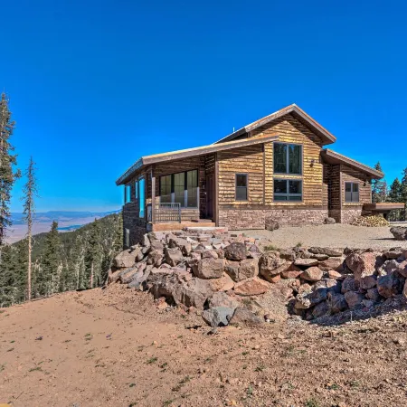 Hot Tub & Mtn Views! Luxury Angel Fire Getaway