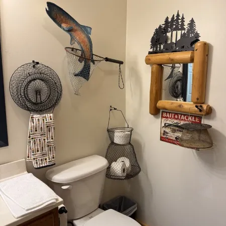 Rim Shoals River Cabin - private boat dock, walk-in fishing access sleeps 14