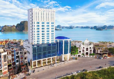 Paddington Hotel Halong Bayview Отели в г. Халонг