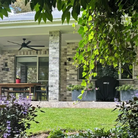 Self Contained Cottage in Bowral with Fireplace