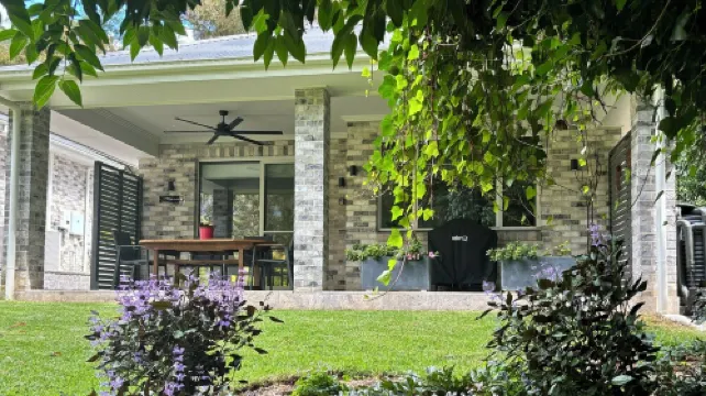 Self Contained Cottage in Bowral with Fireplace Hotels in Mittagong