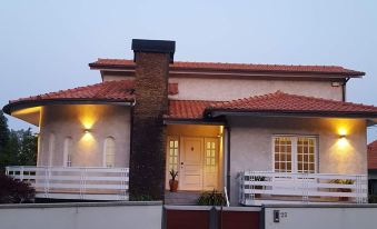 Sweet 3 Bedrooms Terrace Home Close Esposende