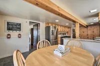 Historic Mariposa Stagecoach Stop w/ Gas Fire Pit! - spa