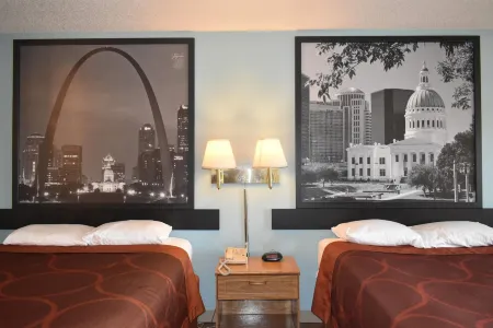 Super 8 by Wyndham Carthage Отели рядом с достопримечательностью «Powers Museum»