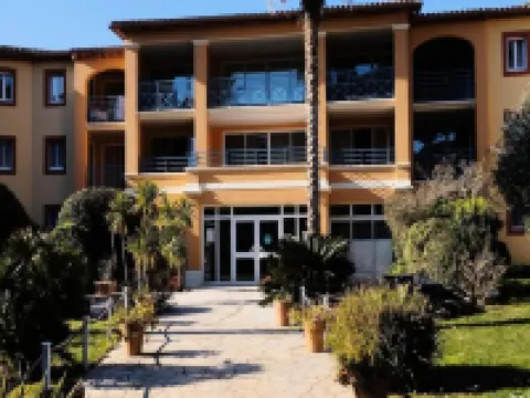 Residence La Pinede studio