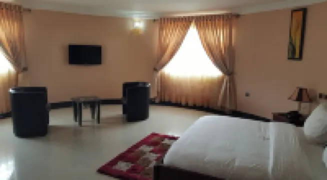 Top-Notch Suites and Apartments