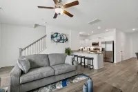 Newly built Charming 3-bedroom townhome with amenities Spring Hill