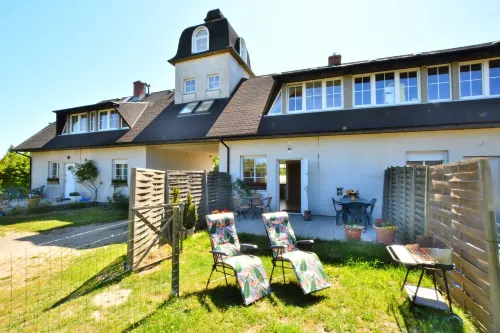 Holiday House by Lake Jamno with Private Pier Hotels in Koszalinski