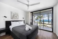The Beach Retreat Coolum Hotels in Coolum Beach