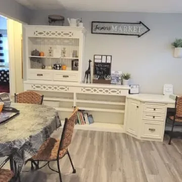 The White House w/ Hot Tub Portage Lakes Fenced Yard Pet-Friendly!