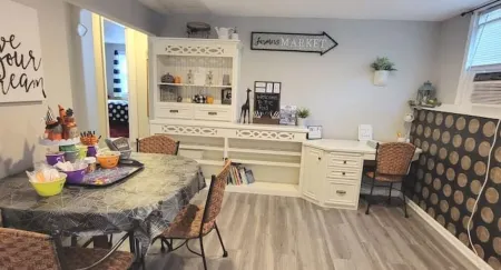 The White House w/ Hot Tub Portage Lakes Fenced Yard Pet-Friendly!