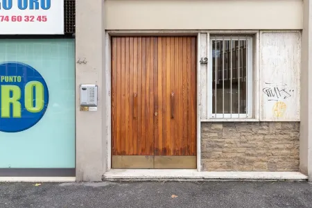 [Elegant Lawn Escape 1] Your Gateway to Florence