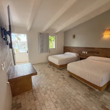 Hotel Villa Mexicana Hotels near Playa Coral