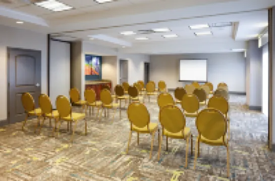 Hampton Inn & Suites Mobile I-65 @ Airport Blvd.