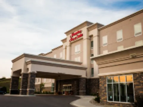 Hampton Inn & Suites Minot Airport Hoteles en Minot
