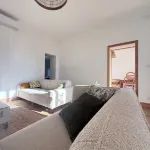 House in the Heart of the Saint-Emilion Vineyards Hotels in Neac