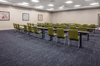 Holiday Inn Express & Suites MADISON by IHG - parking