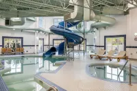 Ramada by Wyndham Lac la Biche - Motels