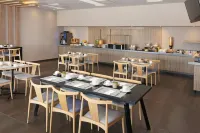 City Express Plus by Marriott Ciudad de México Mundo E - breakfast