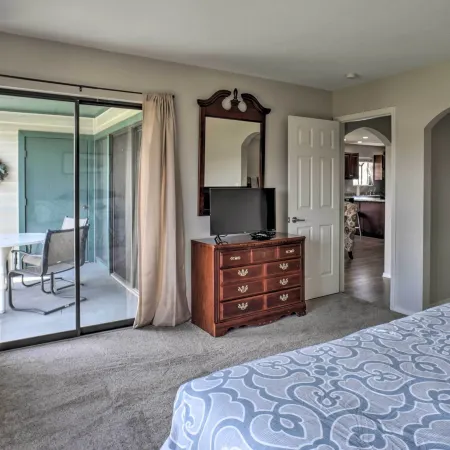 < 1 Mi to Strip! Golfer's Oasis w/ Pool in Branson