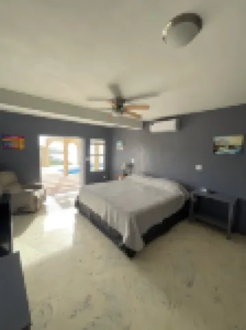 New 4-bedroom house overlooking the ocean with beautiful view and ocean sound Hotel a 