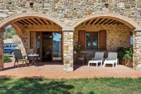Farmhouse in Suvereto with Sea Views, Cleaning Included