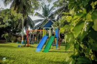 Charlestina Beach Resort - 3-Star