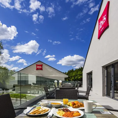 Ibis Plymouth Отели рядом с достопримечательностью «Торговый центр "Марш-Миллз"»