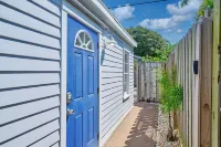 Cozy "Cottage Cove" in charming Lake Worth Beach