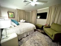 Inn Between the Lakes Hotels in Penn Township