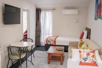 Samhil Motor Lodge - Homestays