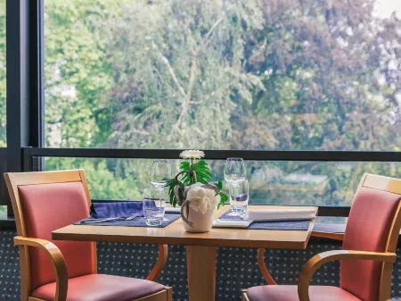 Mercure Angers Centre de Congrès Отели рядом с достопримечательностью «Ancien couvent de la Baumette»