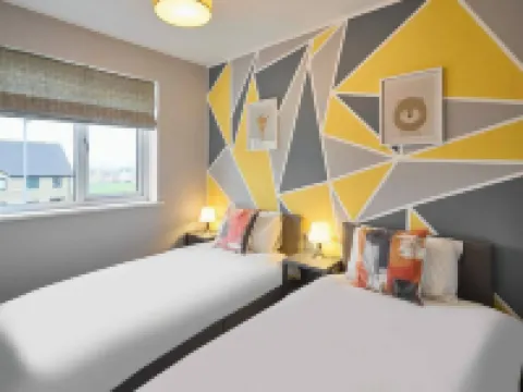 Modern Home with Garden, Corby Hotels in Corby