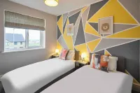 Modern Home with Garden, Corby