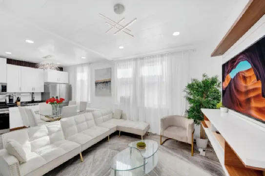 Luxury Living in the Heart of NY!