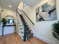 Epic Downtown Newport Location w Parking - ジャグジー