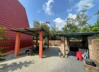 WIWI Village Pantai Muara Sungai Kerteh 주변 호텔