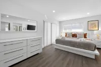 3-BDR Guitar House, Walk to Casino, located close to EVERYTHING