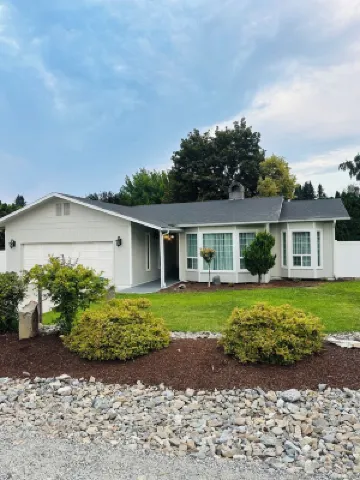 Family friendly Getaway in private culdesac 東韋納奇酒店