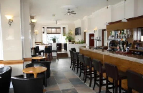 Uno Thames Hotel Maidenhead -Reopened Brand New Again -FREE PARKING